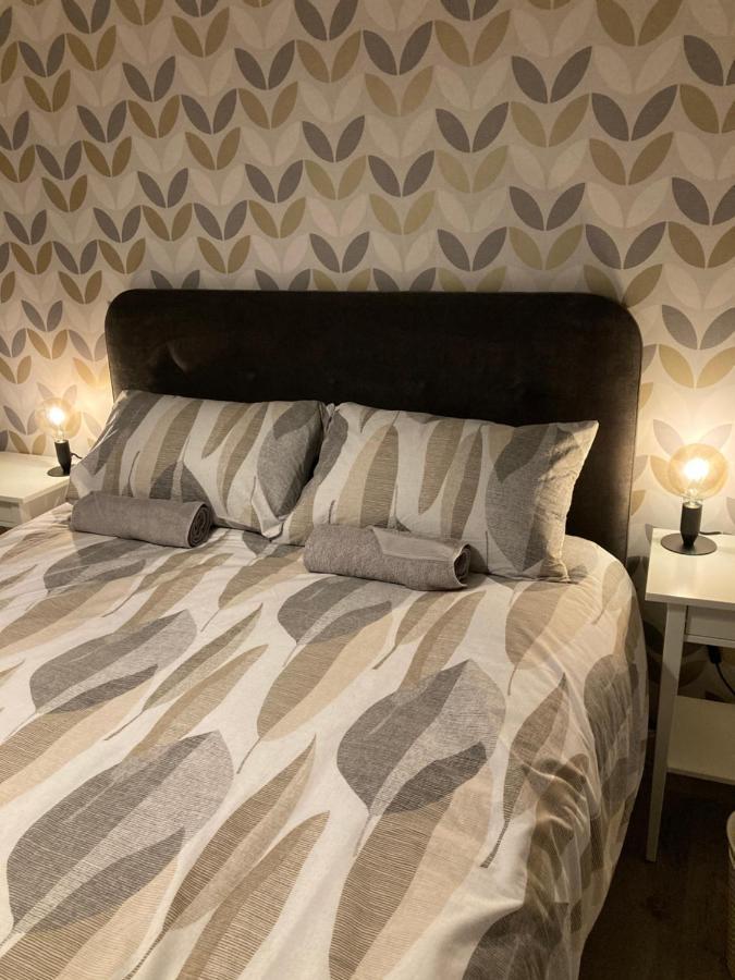 Chapel Court Apartments Cannock Extérieur photo