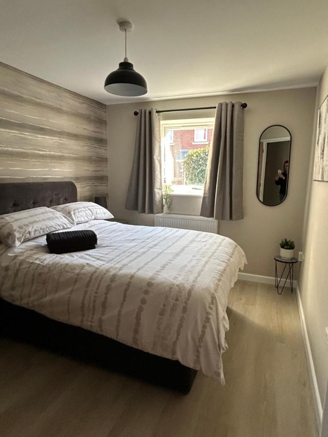 Chapel Court Apartments Cannock Extérieur photo